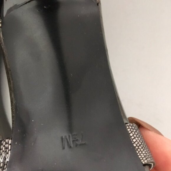 Gorgeous Guess Marciano pewter/silver strappy leather heels size 7.5 - Picture 14 of 16